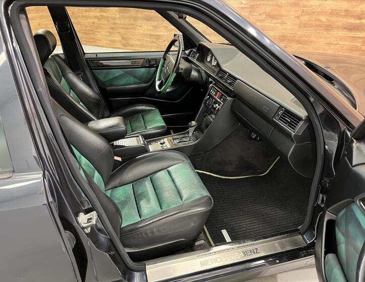 Mercedes-Benz Třídy E 8