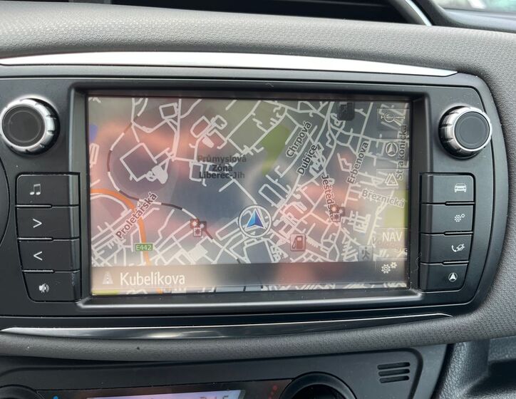 Toyota Yaris 23