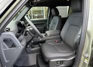 Land Rover Defender 12