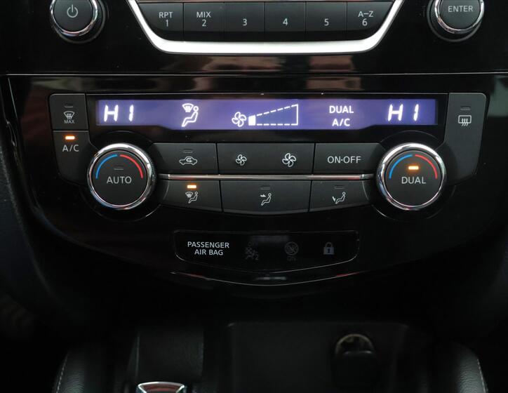 Nissan Qashqai 25