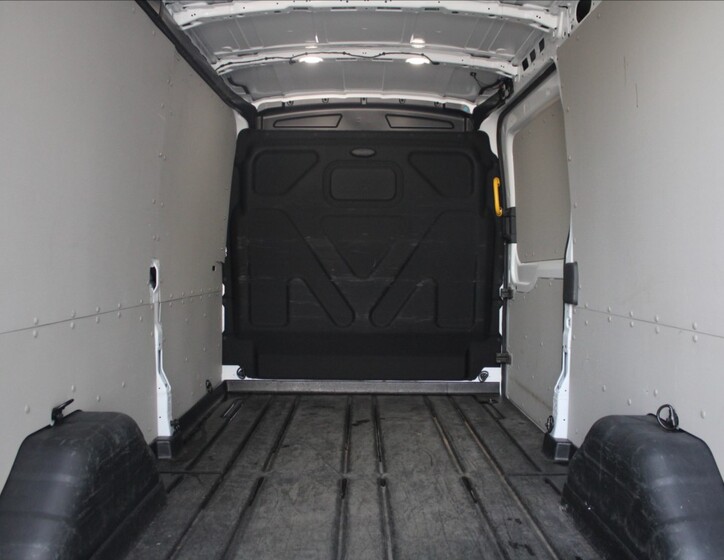 Ford Transit 18