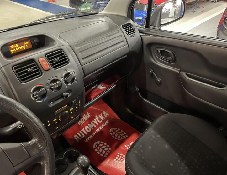 Opel Agila 23