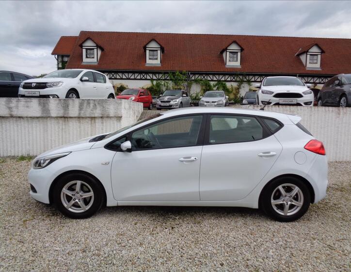 KIA Ceed 4