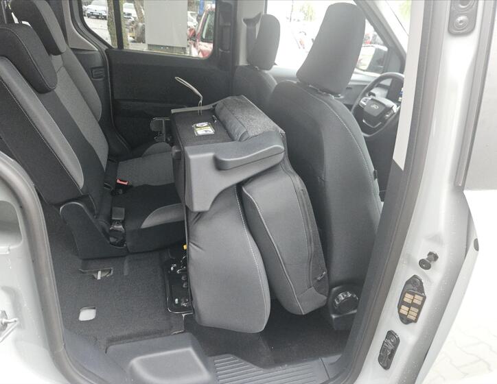 Ford Tourneo Courier 13