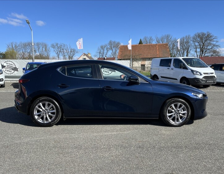 Mazda 3 4