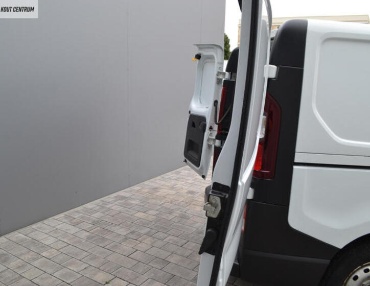 Renault Trafic 16