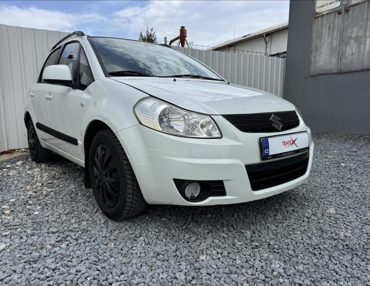 Suzuki SX4 1