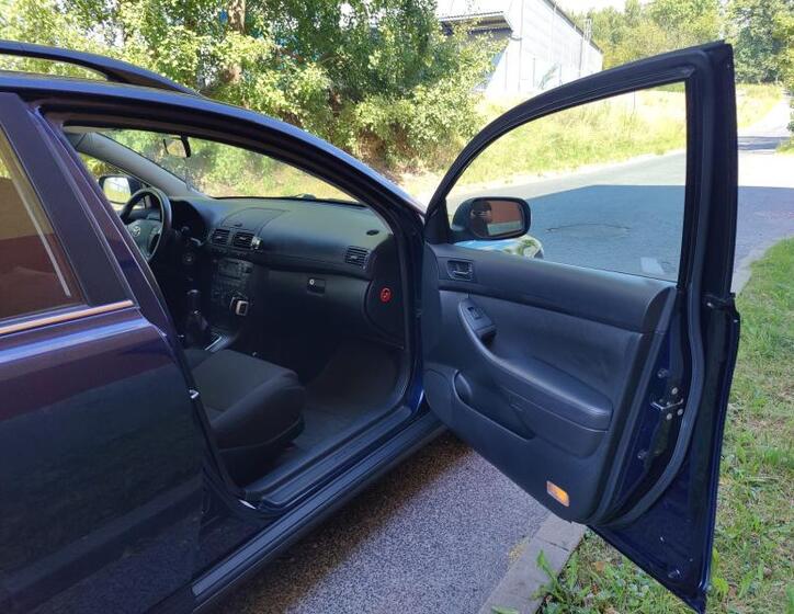 Toyota Avensis 21