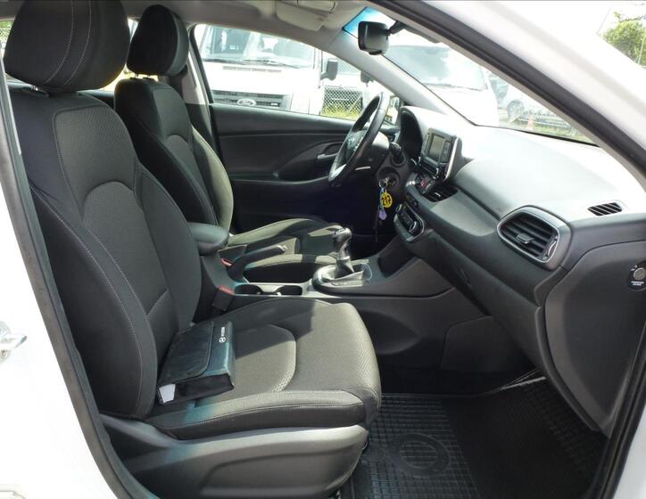 Hyundai i30 25