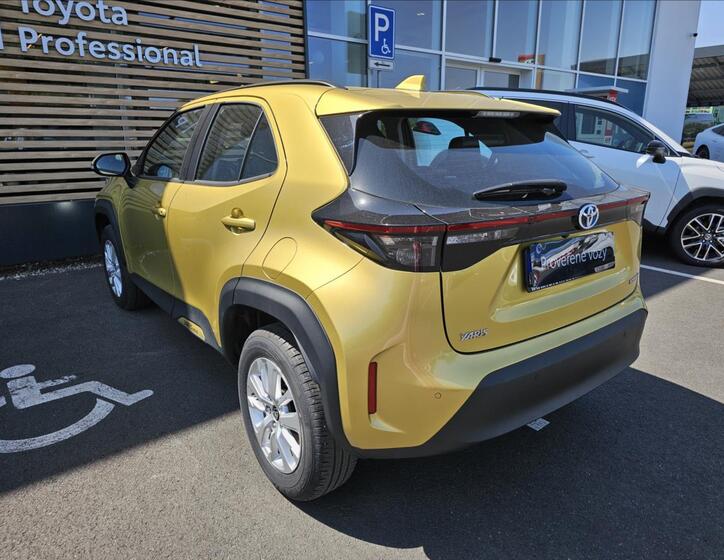 Toyota Yaris Cross 13