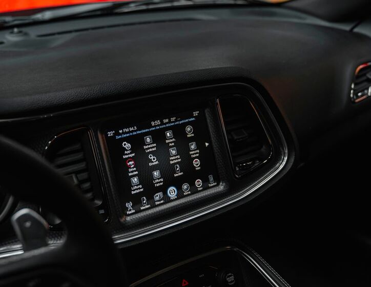 Dodge Challenger 12