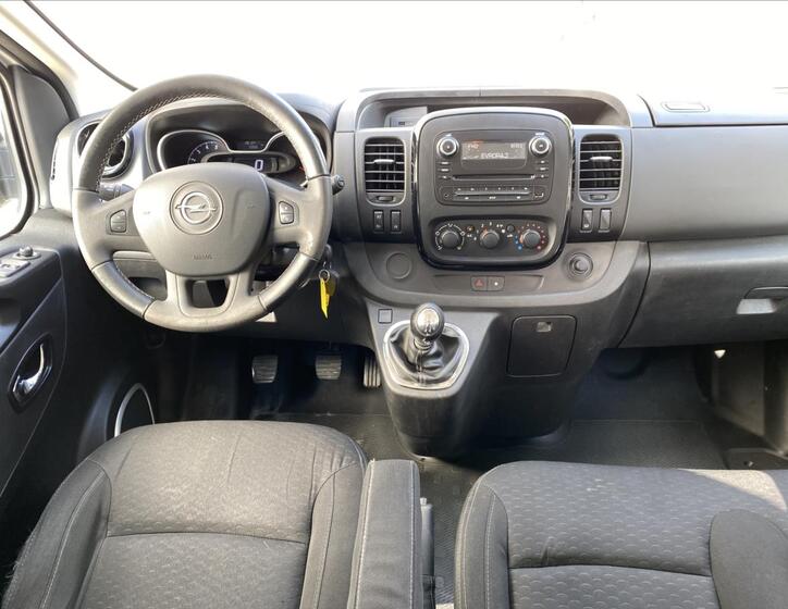 Opel Vivaro 9