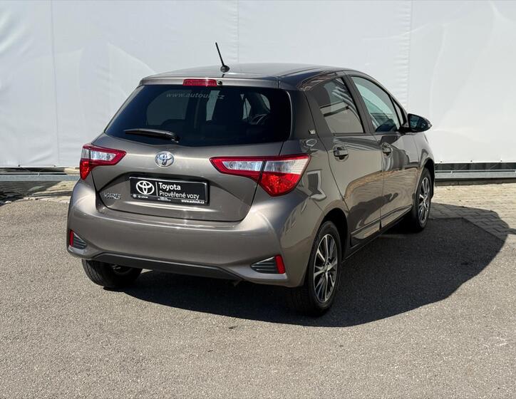 Toyota Yaris 6