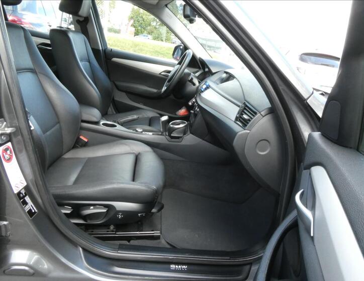 BMW X1 25