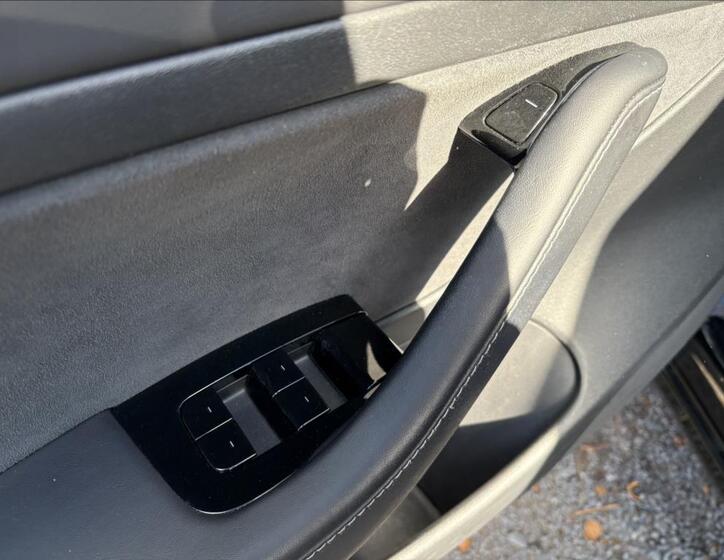 Tesla Model 3 13