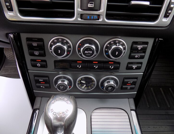 Land Rover Range Rover 34
