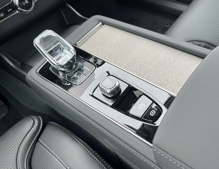 Volvo XC90 13