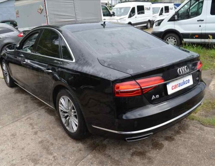 Audi A8 12