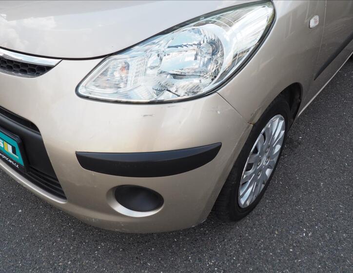 Hyundai i10 12