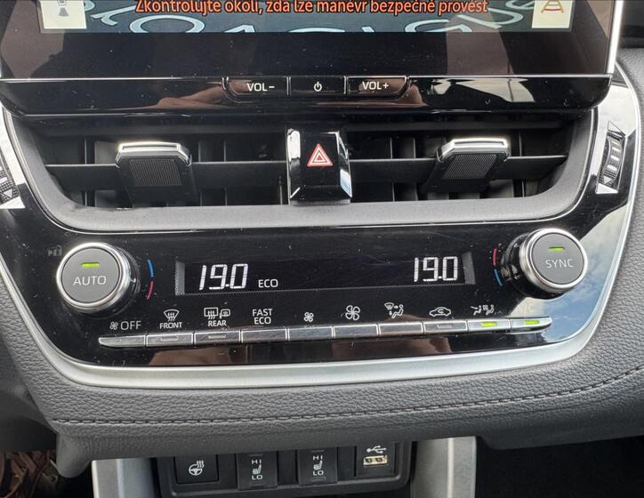 Toyota Corolla Cross 18