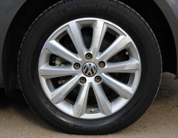 Volkswagen Touran 26