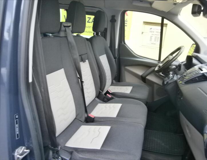 Ford Tourneo Custom 8