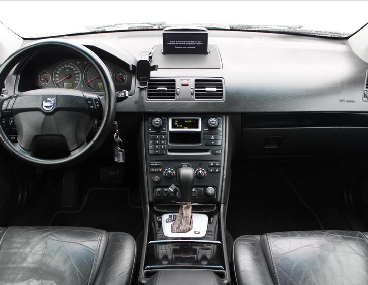 Volvo XC90 13
