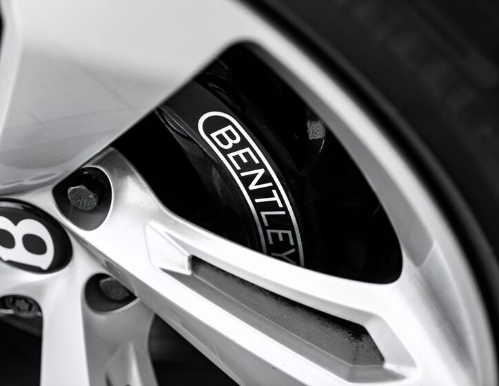 Bentley Bentayga 11