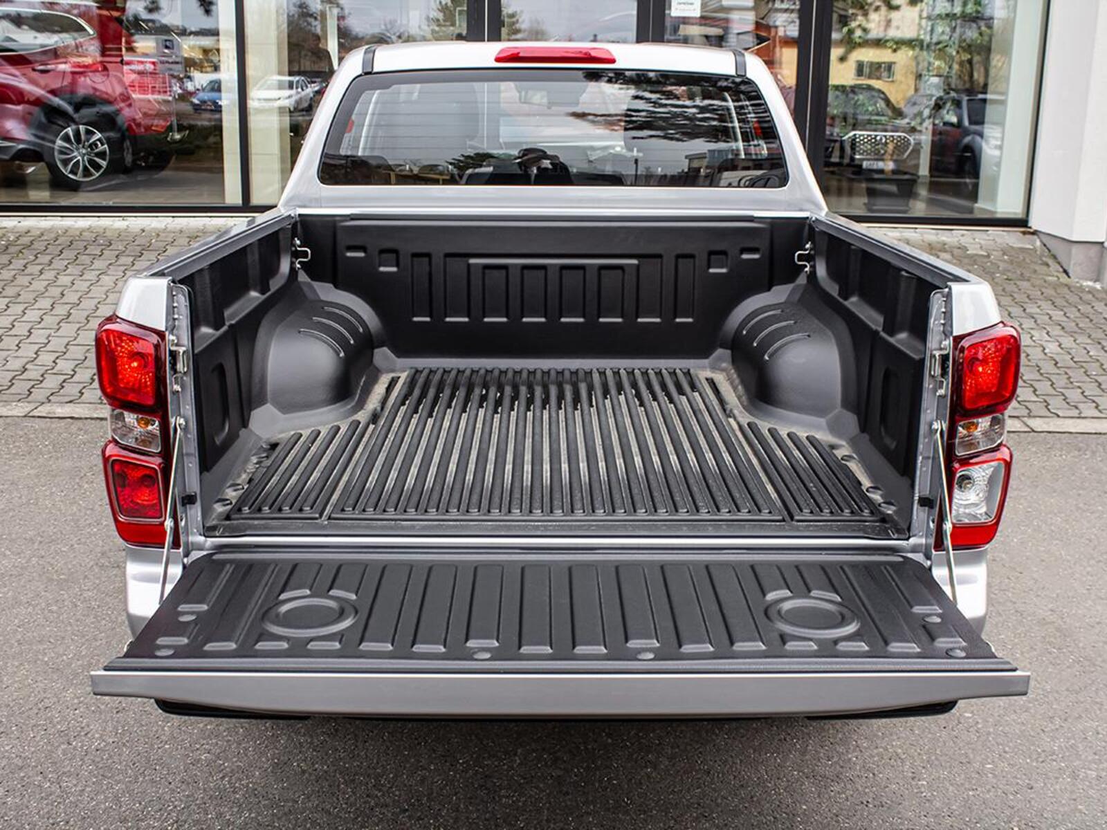 Isuzu D-Max 11
