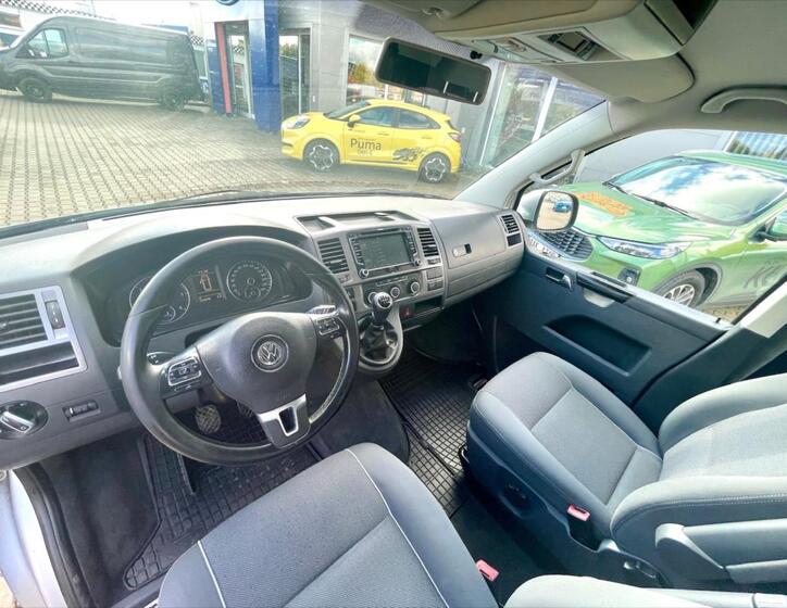 Volkswagen Multivan 11