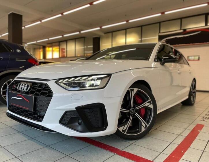 Audi S4 1