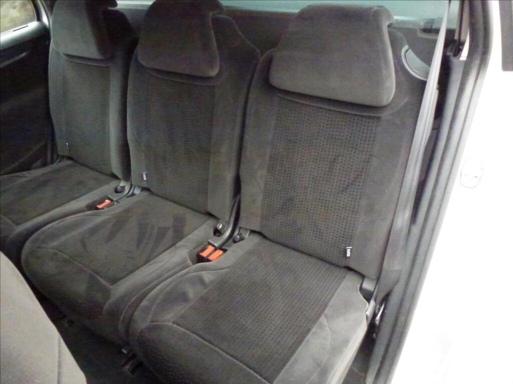 Citroën Grand C4 Picasso 17
