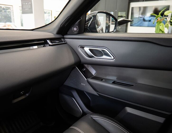 Land Rover Range Rover Velar 11