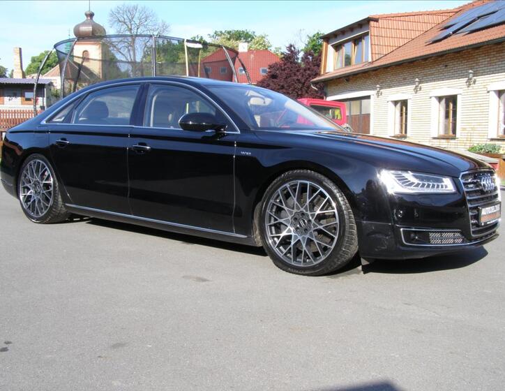 Audi A8 6