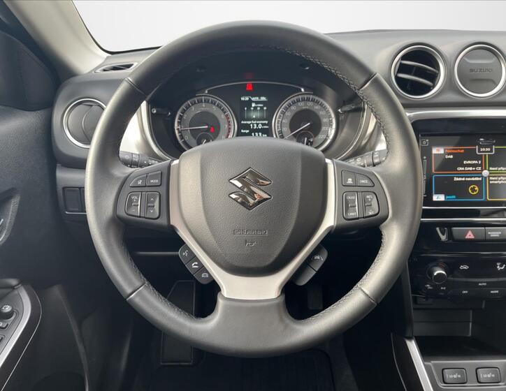 Suzuki Vitara 11