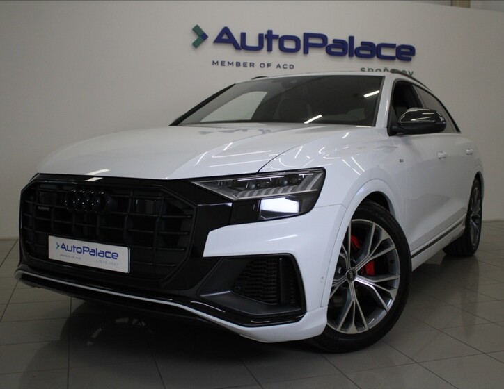 Audi Q8 1