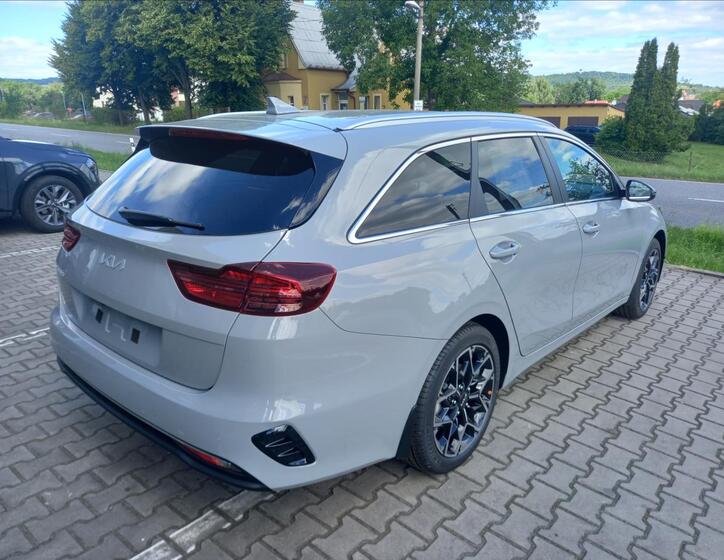 KIA Ceed 4