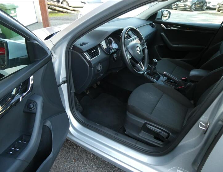 Škoda Octavia 12