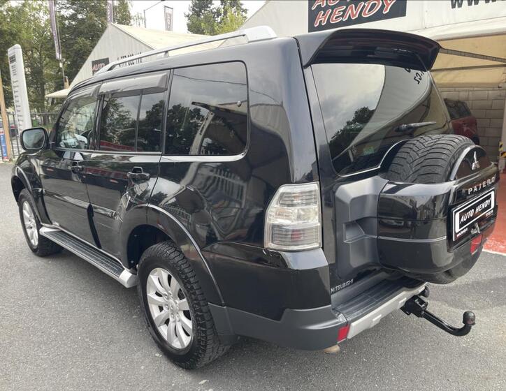 Mitsubishi Pajero 7