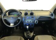 Ford Fiesta 14