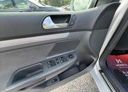 Volkswagen Golf 24