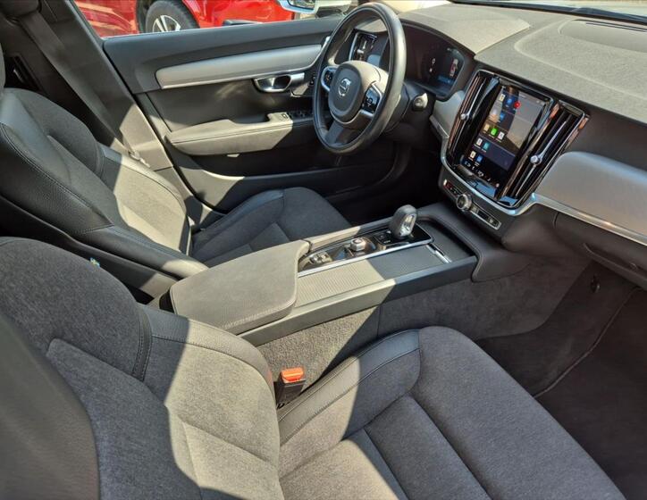 Volvo V90 13