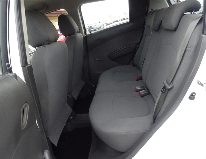 Chevrolet Spark 16