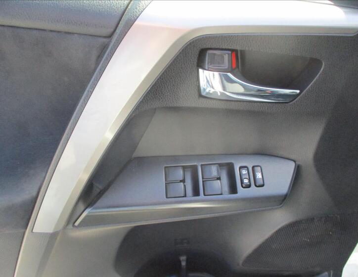 Toyota RAV4 24