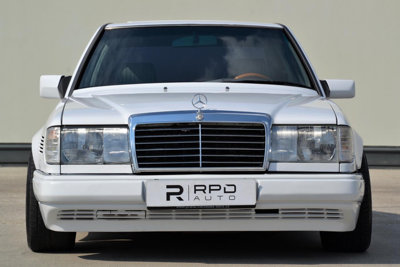 Mercedes-Benz 124