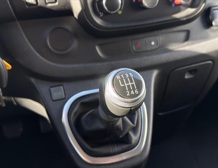 Renault Trafic 24