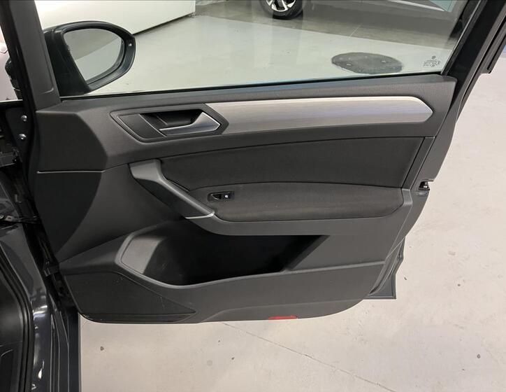 Volkswagen Touran 27