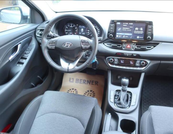 Hyundai i30 16