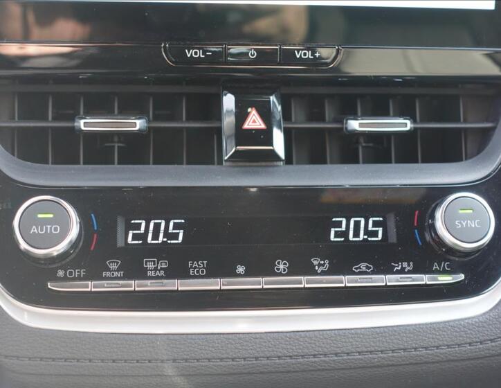 Toyota Corolla Cross 19
