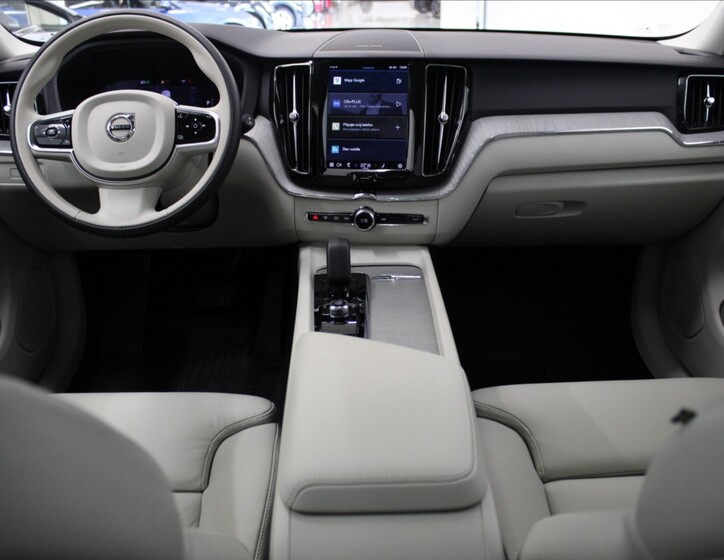 Volvo XC60 8